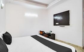 Hotel O Noida Stay